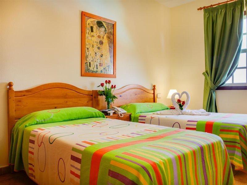 Apartamentos Oasis San Antonio Los Cancajos Bagian luar foto